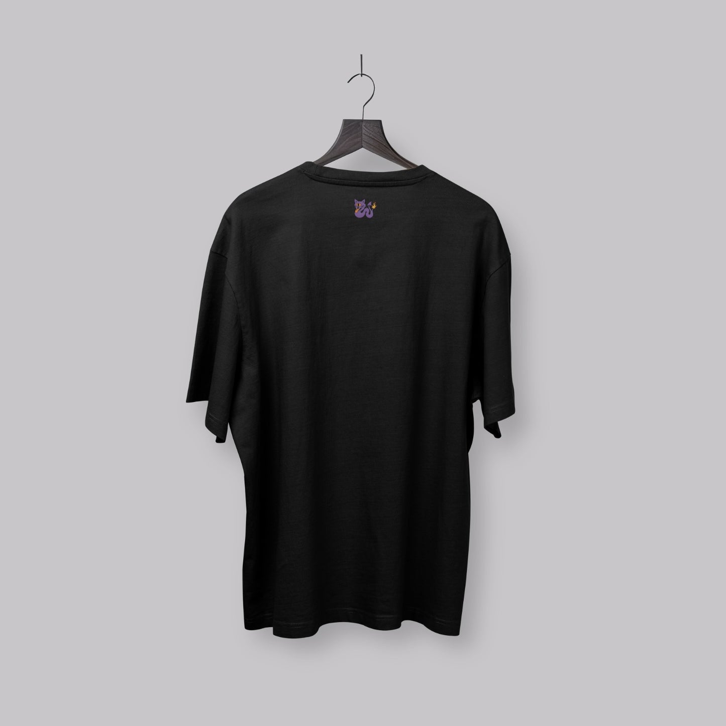 Polera old brands - Village Negra